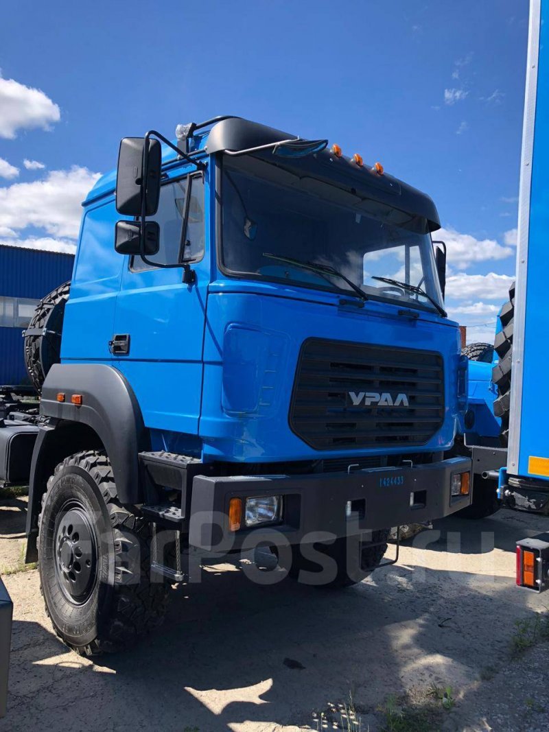 Урал-4320 бортовой со спальником