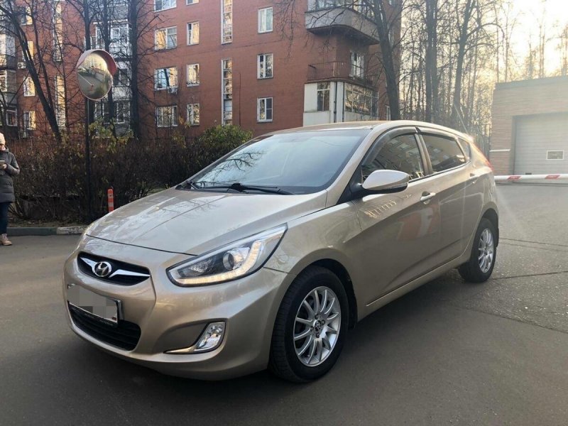 Hyundai Solaris 2014 бежевый