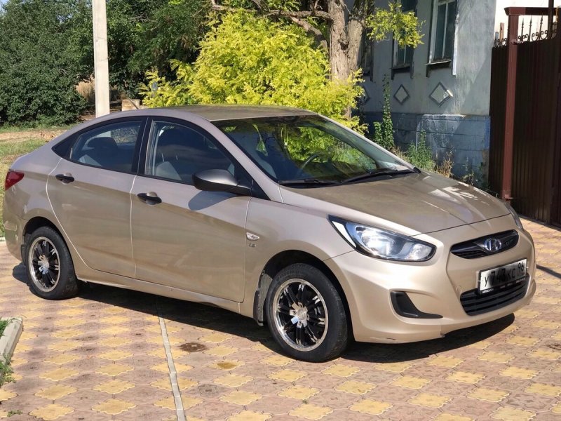Hyundai Solaris, 2011 бежевый
