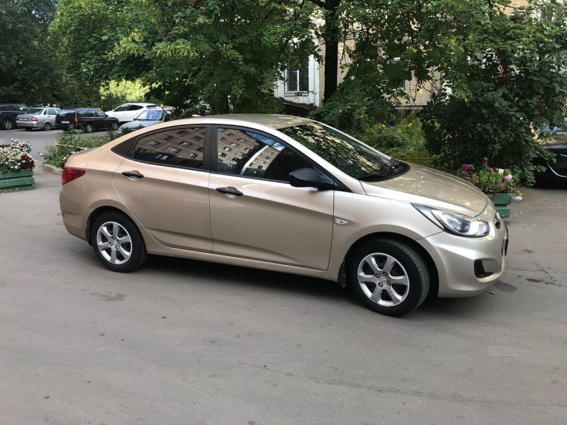 Hyundai Solaris, 2011 бежевый