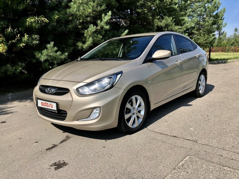 Hyundai Solaris бежевый металлик