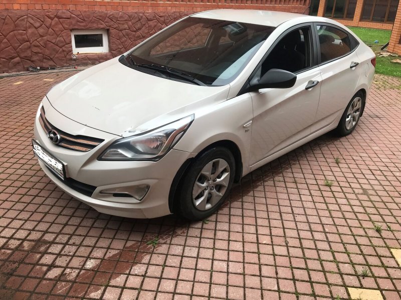 Hyundai Solaris 2015 бежевый