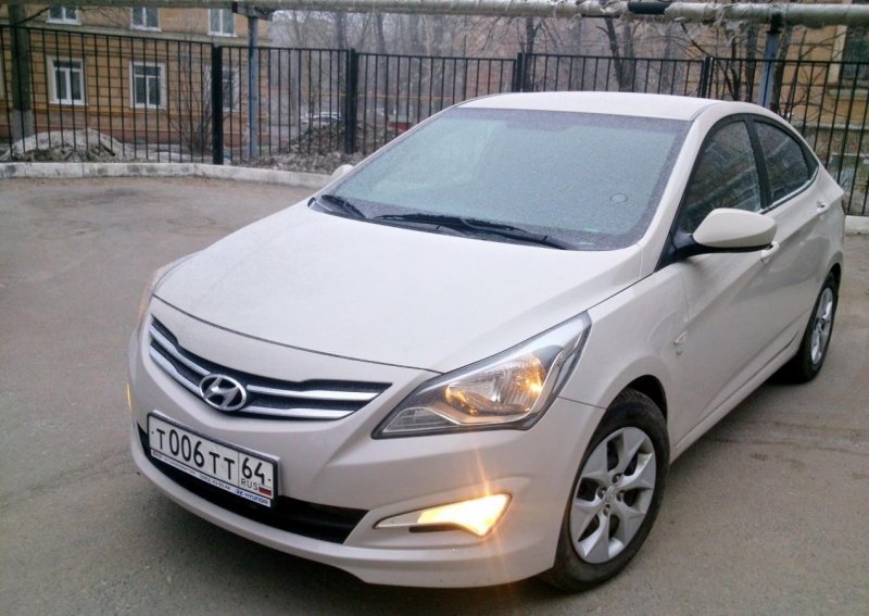 Hyundai Solaris 2015 бежевый