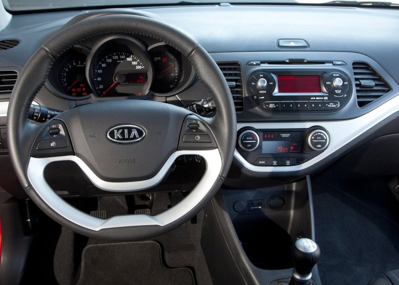 Kia Picanto 2011 салон