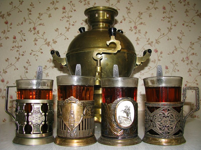 Чай в подстаканнике