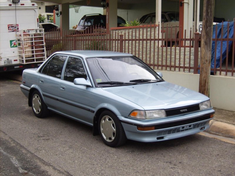 Тойота Королла 1990 седан