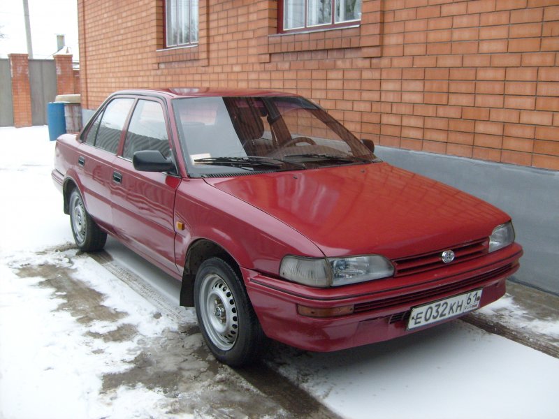 Тойота Королла е90 1990