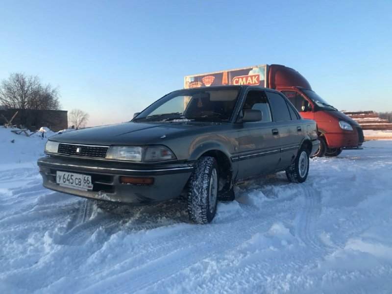 Тойота Королла 1990 седан