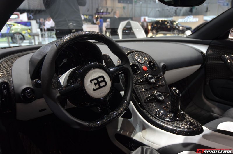 Bugatti Veyron Mansory vivere салон