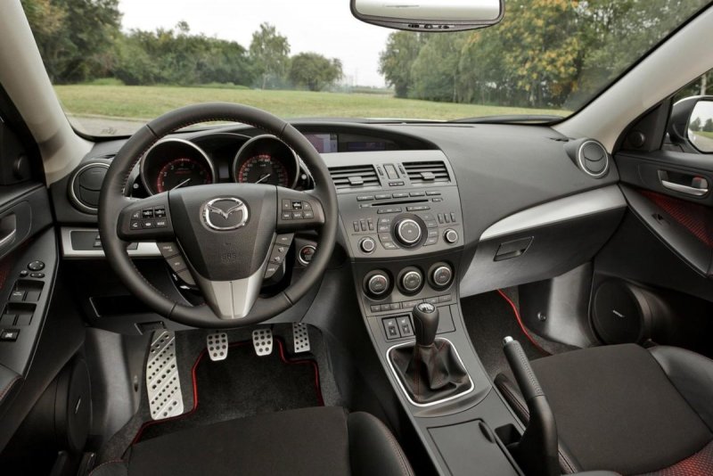 Mazda 3 салон