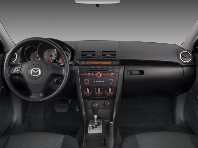 Mazda 3 2006 салон
