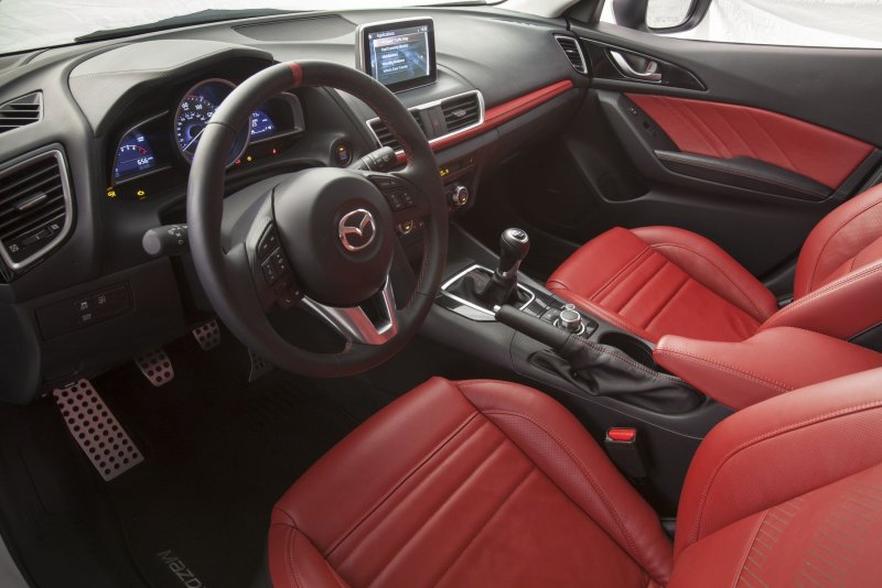 Mazda 3 Sport салон