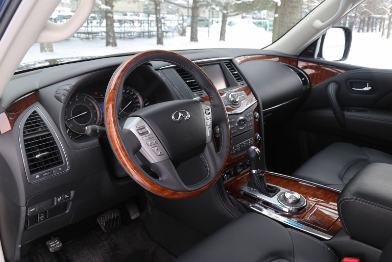 Инфинити qx80 салон