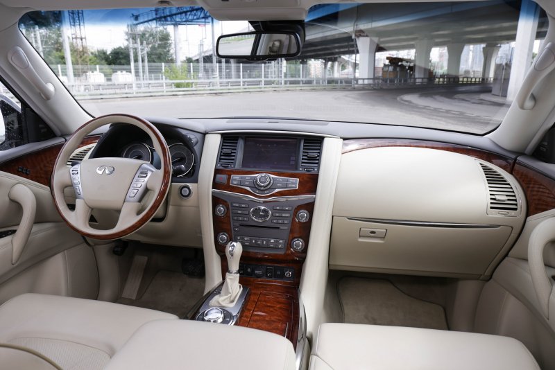 Инфинити qx80 салон