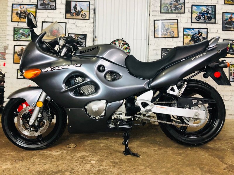 Suzuki gsx750f Katana