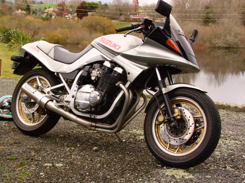 Suzuki Katana 750