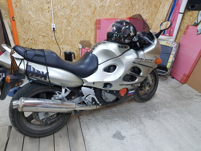 Suzuki gsx750f Katana