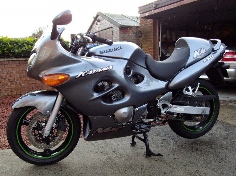 Suzuki gsx750f Katana