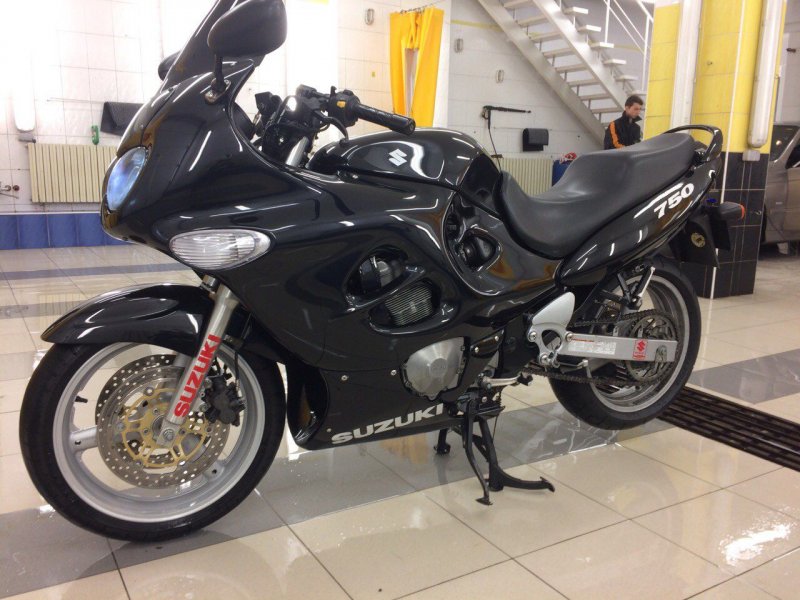 Suzuki gsx750f Katana