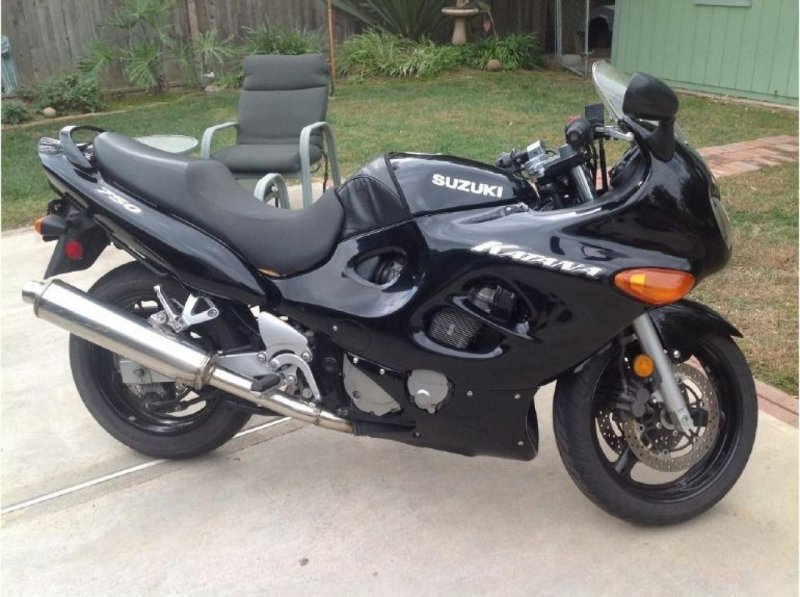 Suzuki Katana 750