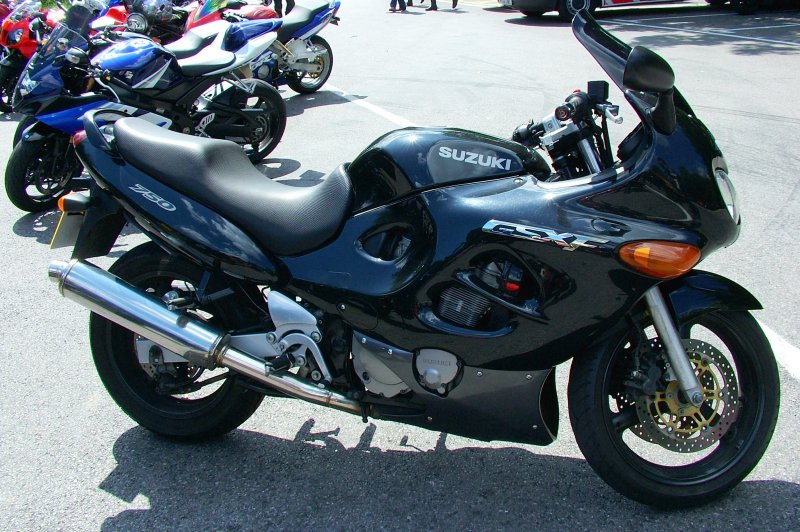 Suzuki gsx750f Katana