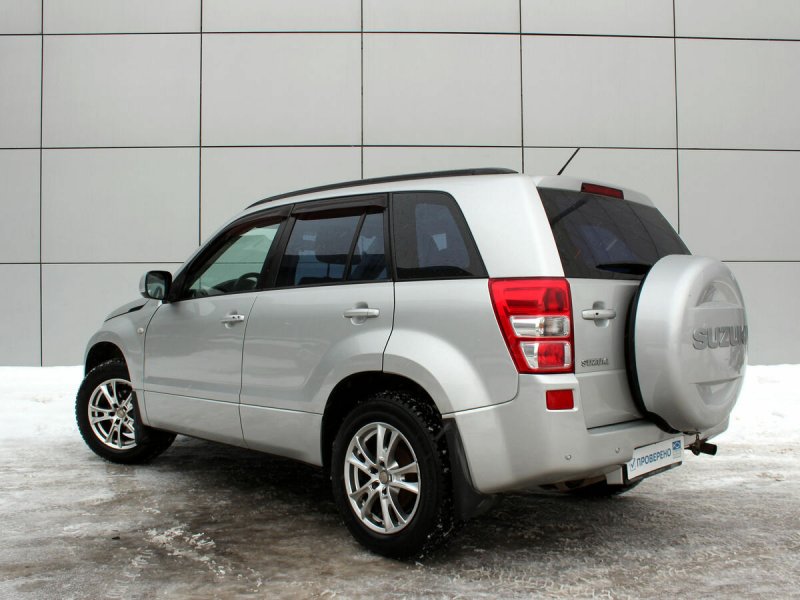 Suzuki Grand Vitara 2.0 МТ