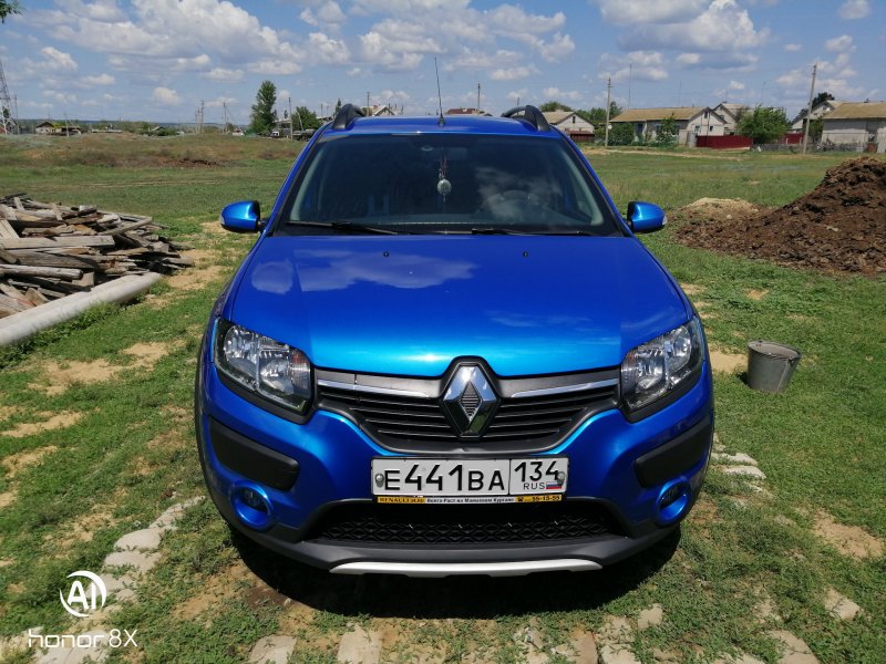 Renault Sandero Stepway синий