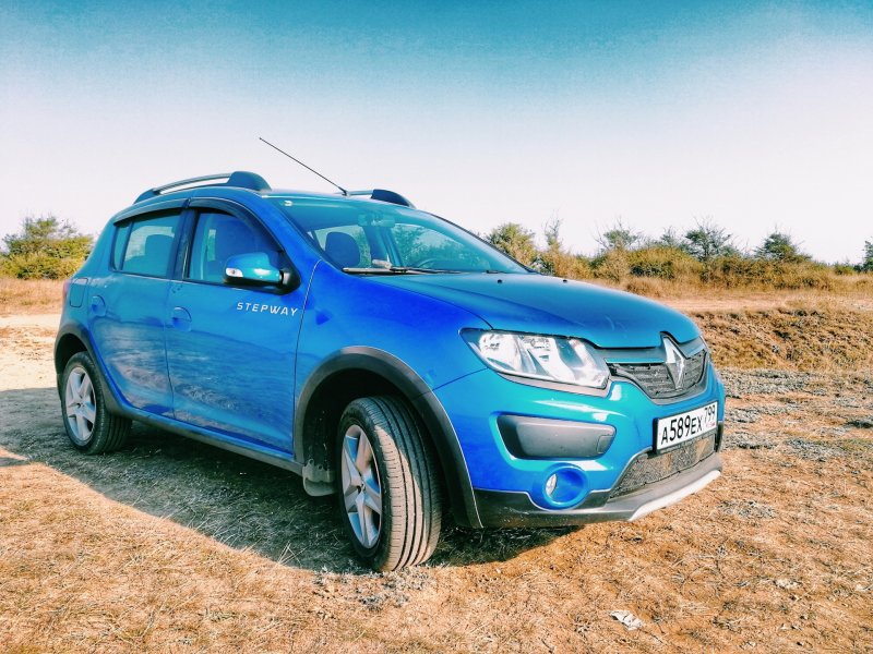 Renault Sandero Stepway синий