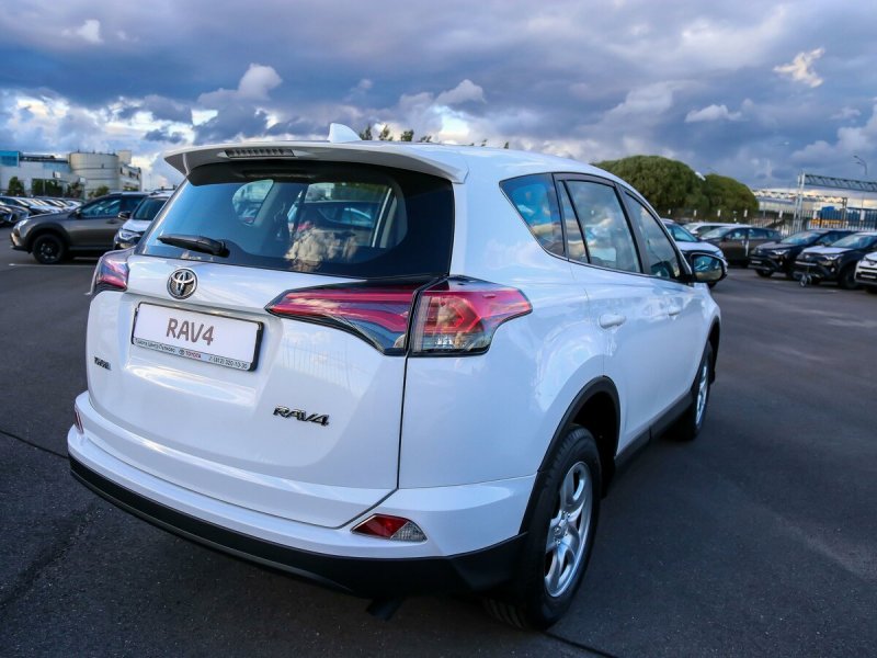Toyota rav4 гибрид
