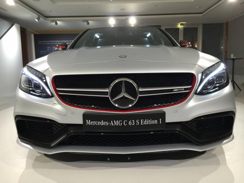 Mercedes Benz a 45 AMG 2021