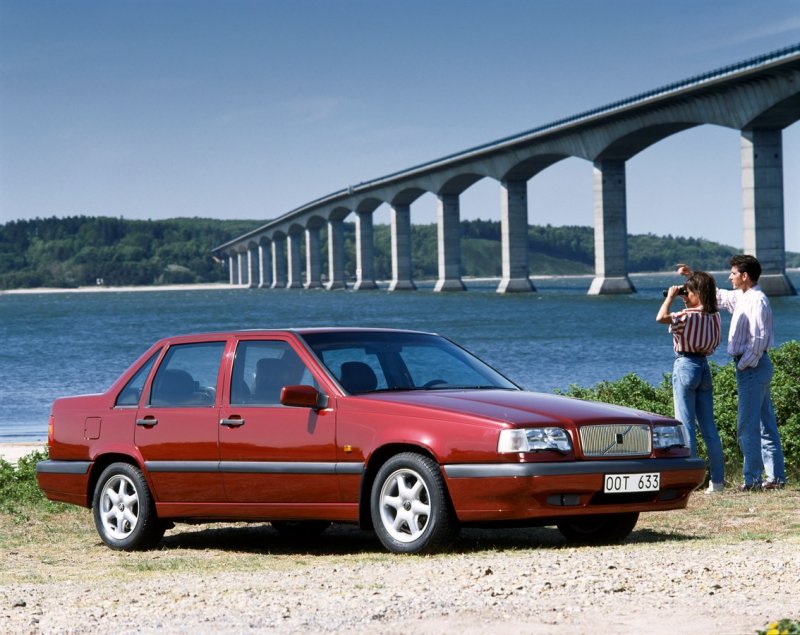 Volvo 850 sedan