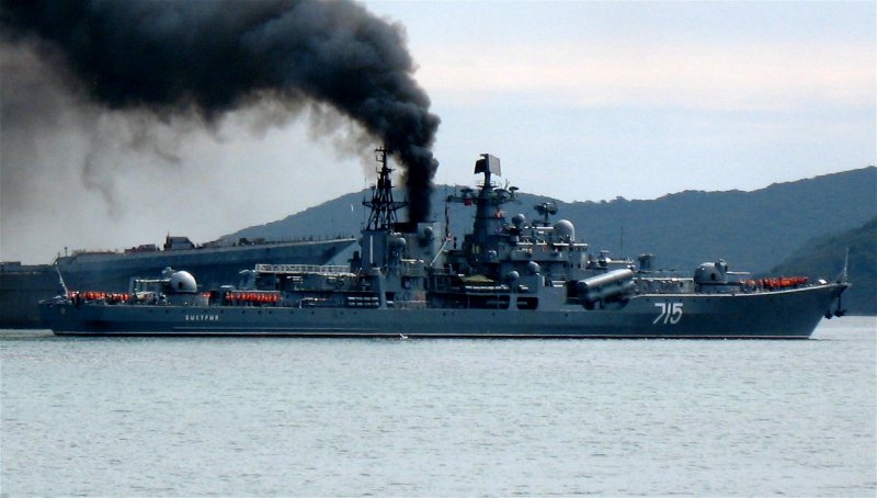 Эсминец 715
