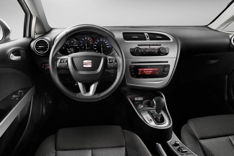 Seat Leon fr 2012 салон