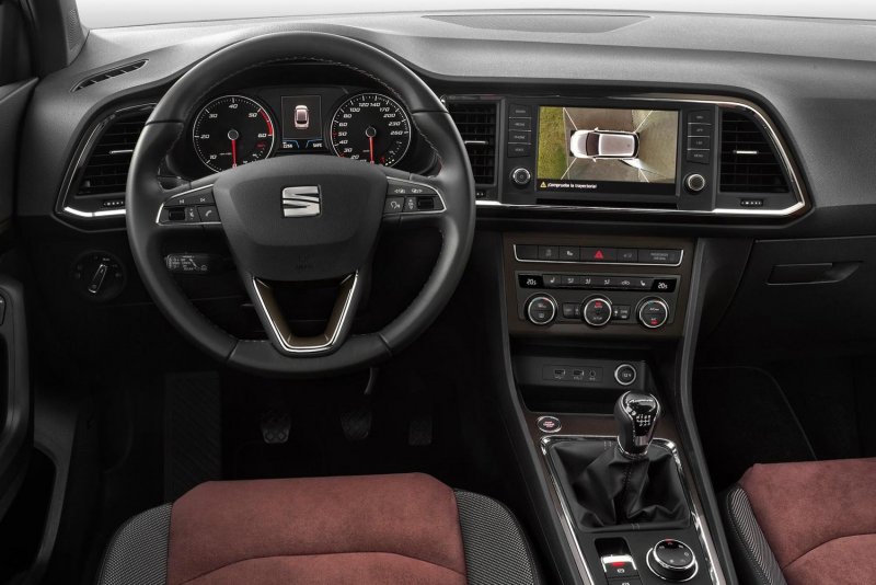 Seat Ibiza 2017 салон