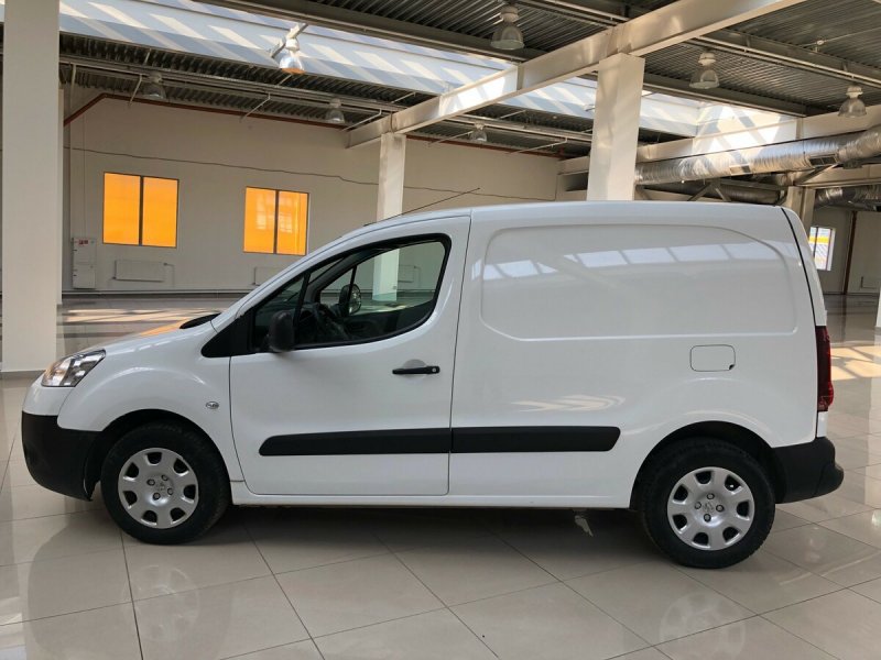Peugeot partner фургон