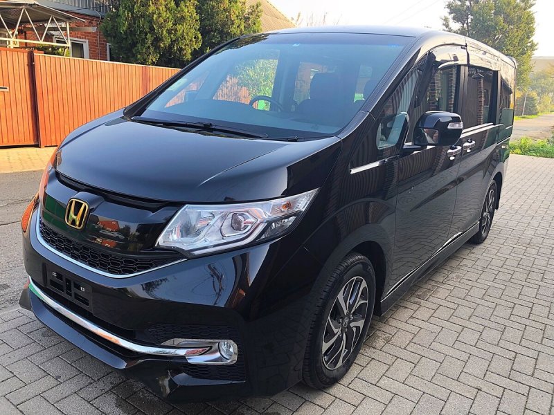 Honda Stepwgn spada чёрный