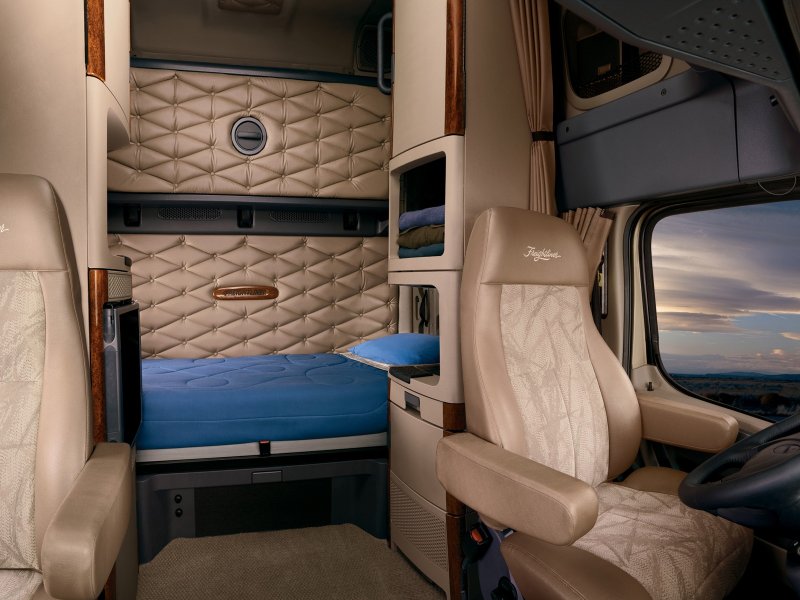 Freightliner Cascadia 2020 салон