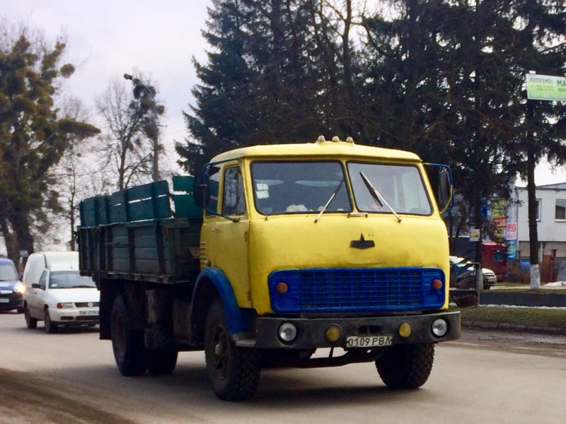 МАЗ 5335 самосвал