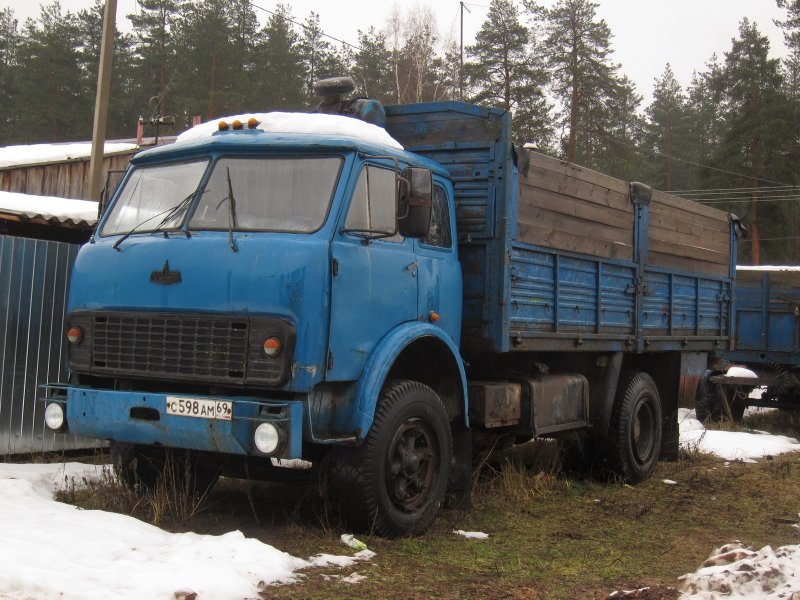 Бортовой грузовик МАЗ-5335