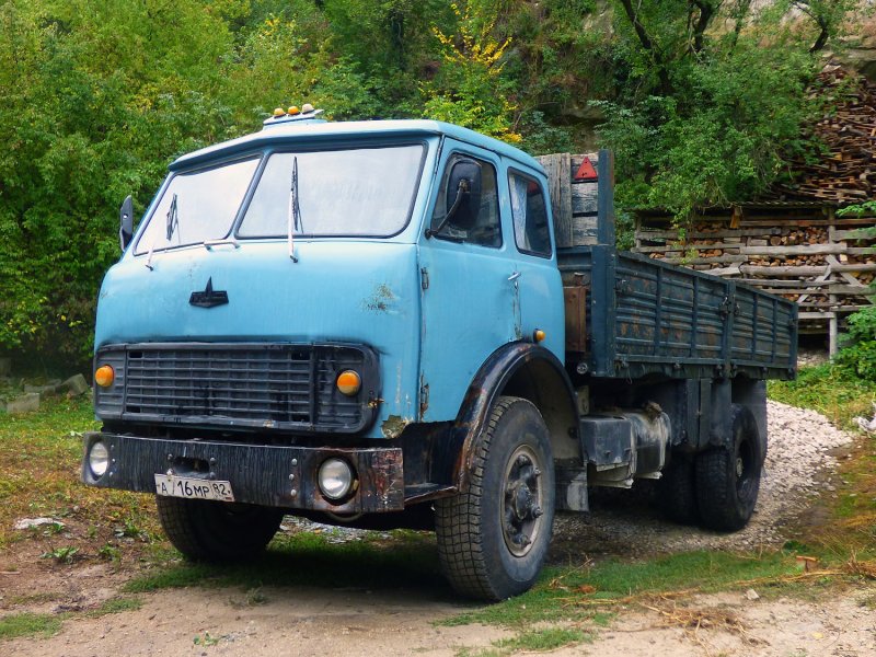 МАЗ 5335 самосвал