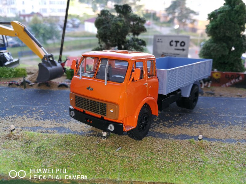 МАЗ 5335 самосвал