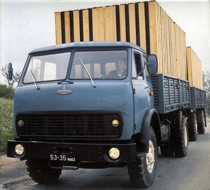 Автомобиль МАЗ 5335