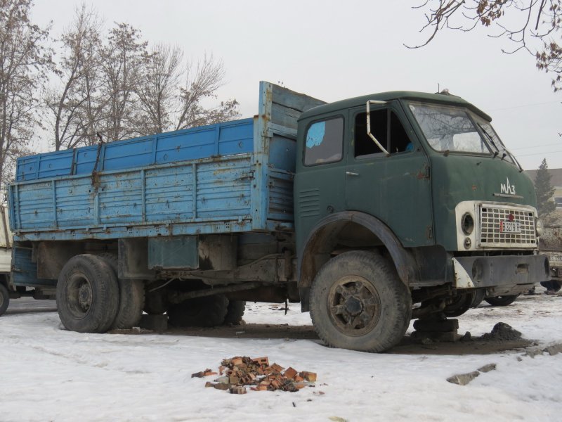 Автомобиль МАЗ 5334
