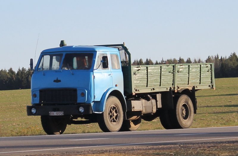 МАЗ 5335 бортовой