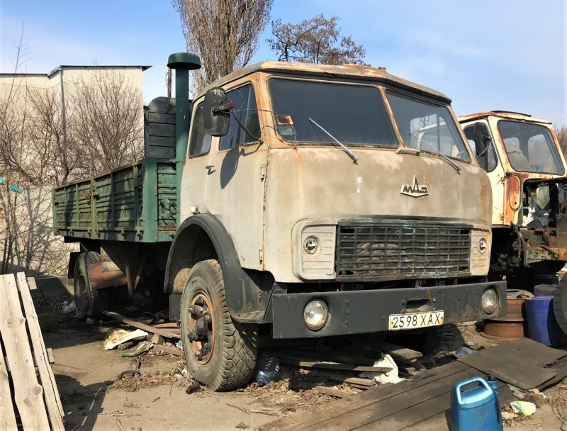 МАЗ 5335 бежевый