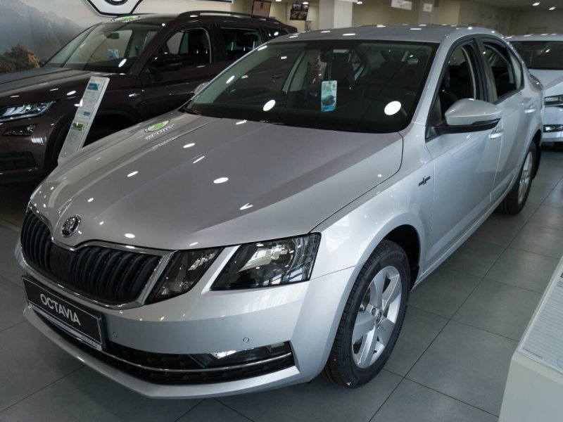 Skoda Octavia a7 серебристый металлик