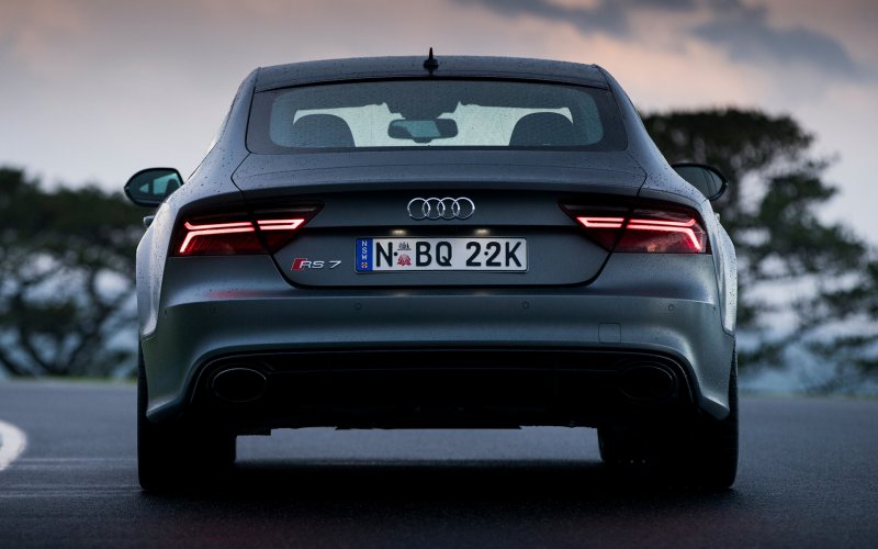 Ауди rs7 зад