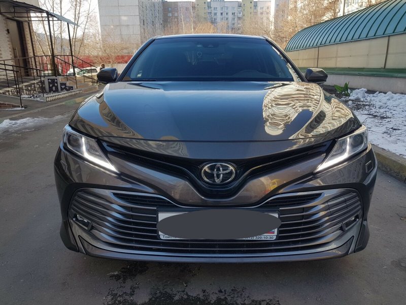 Toyota Camry 50 серая
