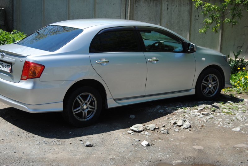 Тойота Королла Axio 2010