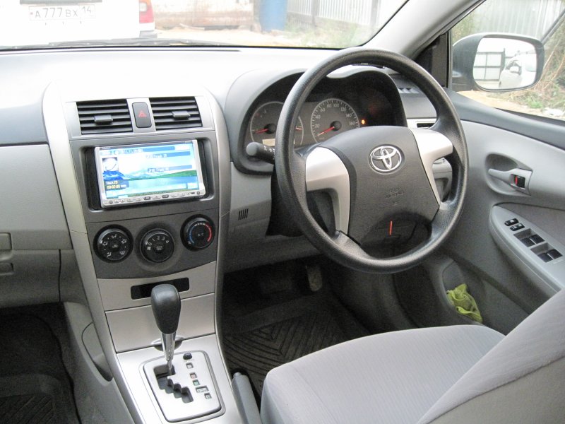 Toyota Corolla Axio 2010 салон